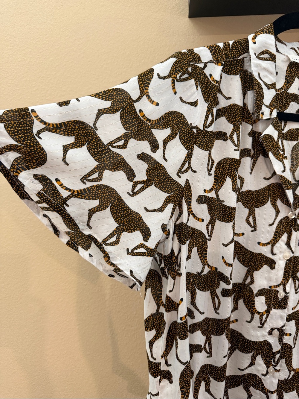 Jane + Delancey Cheetah Animal Print Button Front Blouse- Women’s - Picture 3 of 12